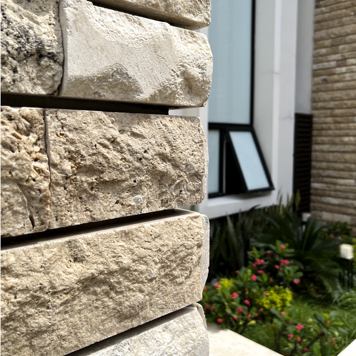 Splitface Travertino vista 2