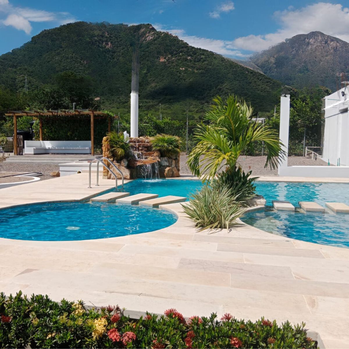 Piedra Muñeca Blanca para Piscina